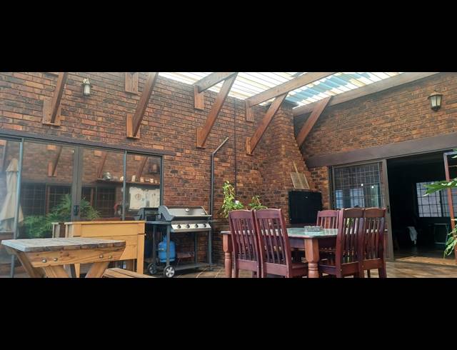 3 BEDROOM HOUSE FOR SALE IN HENLEY ON KLIP